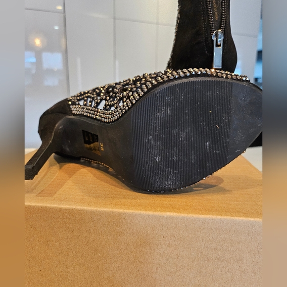 Le Chateau heels - Picture 5 of 6